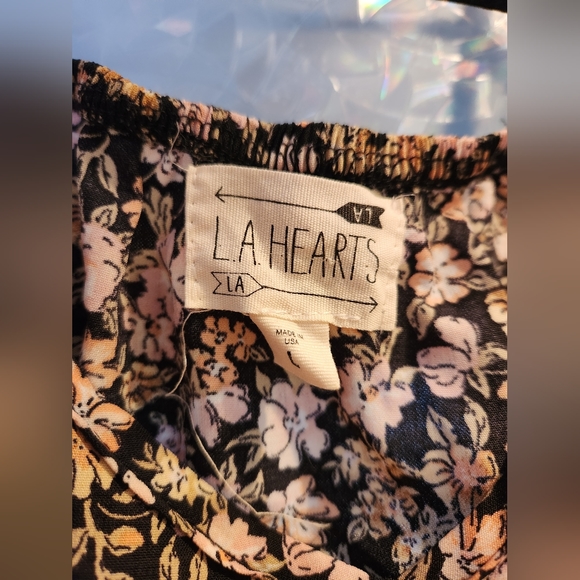 L.A. HEARTS Floral Caged Back Crop Tank Top - Picture 3 of 6